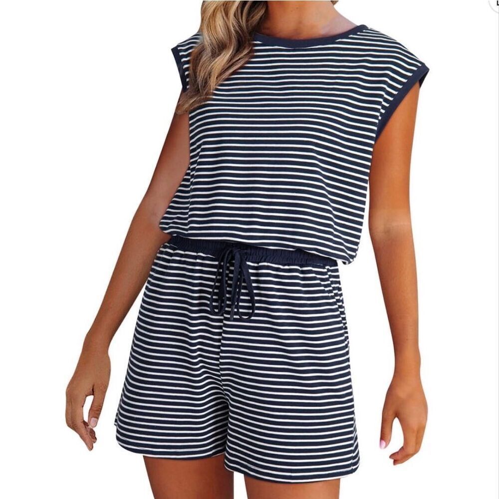 Wishlist Women’s Striped Navy & White Shorts Set Sz Medium NEW